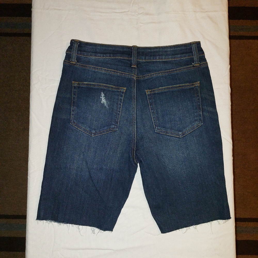 No Boundaries Ripped Jean Shorts - Picture 2 of 2